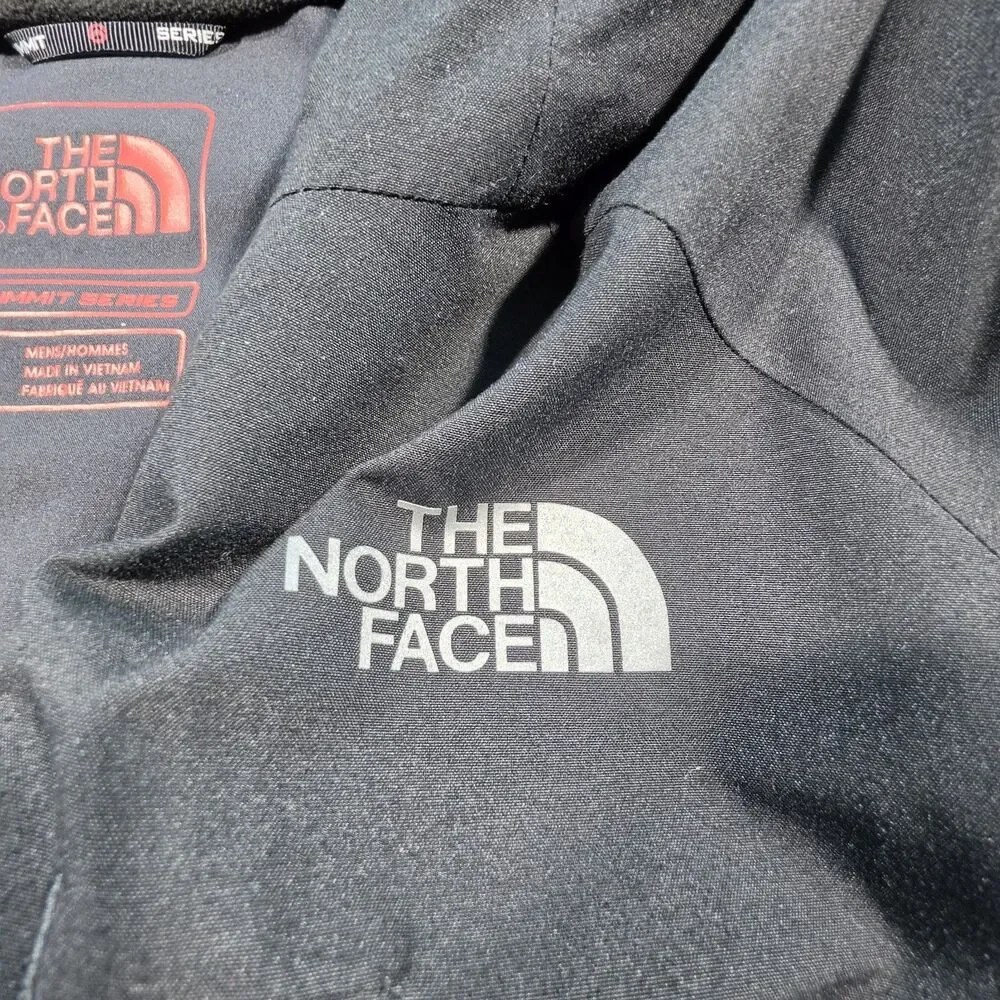 The North Face Summit Series Men's Black Gore-Tex Hooded Shell Jacket S/P